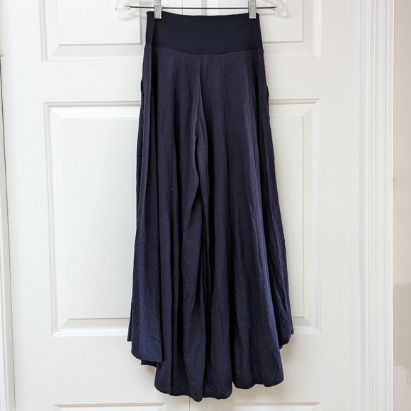 Anne Mulaire Bamboo Culottes with Leg Slit - Picture 6 of 7